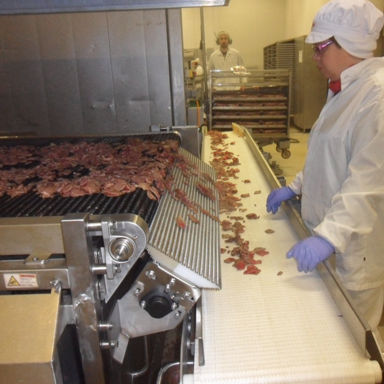 Cleatrac transfer conveyor