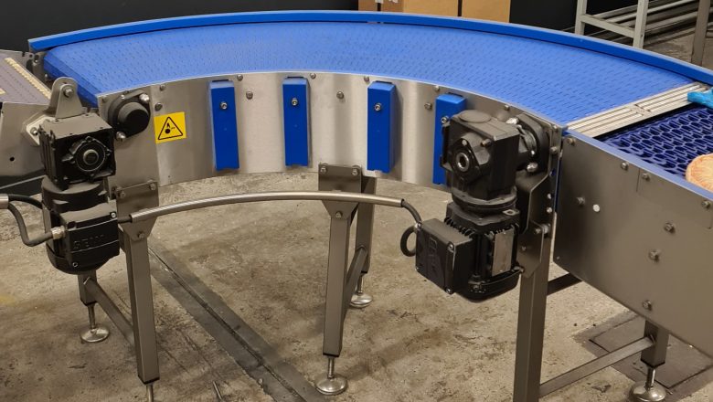 Puma Compact Light Curve conveyor